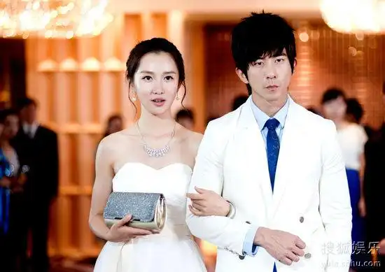 女主角潘时七肤如凝脂