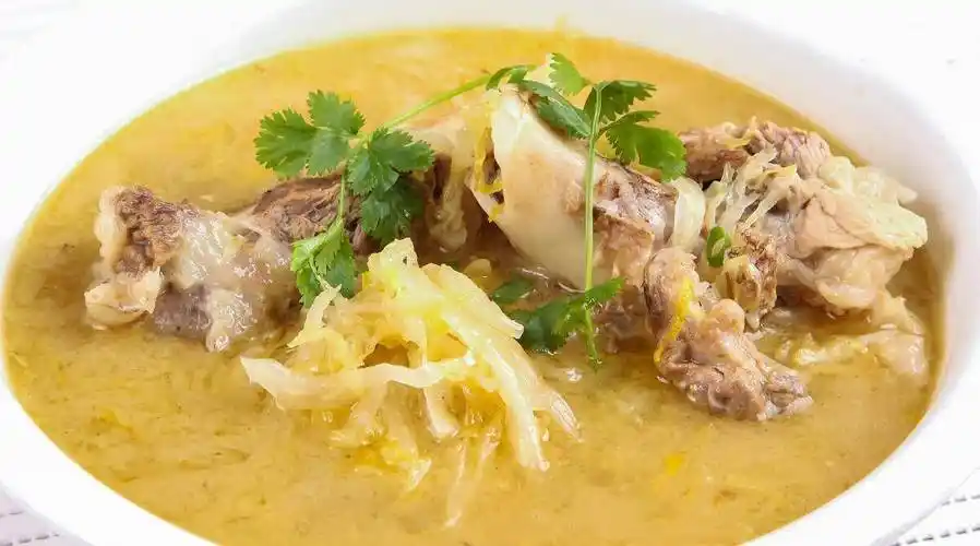 酸菜炖排骨的做法 酸菜炖排骨用什么锅好 酸菜炖排骨的做法 酸菜炖