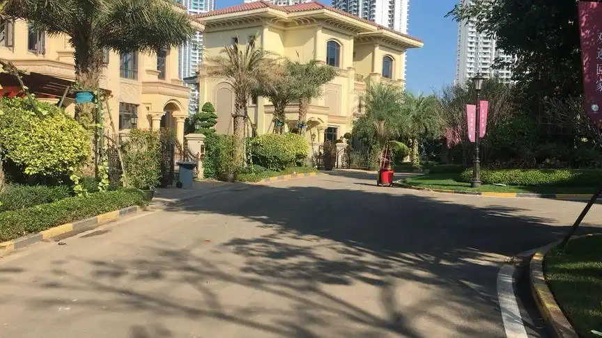让大家看看 海甸岛的别墅区是怎样的啊