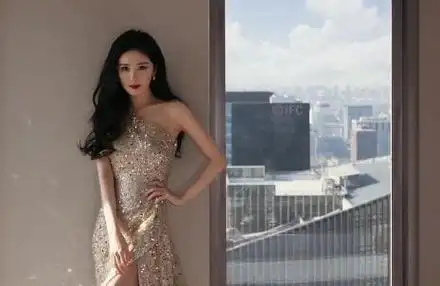 明星走红毯有多拼?杨幂,关晓彤是典型,让人眼前一亮