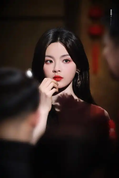 杨超越烈焰玫瑰##杨超越港风红裙