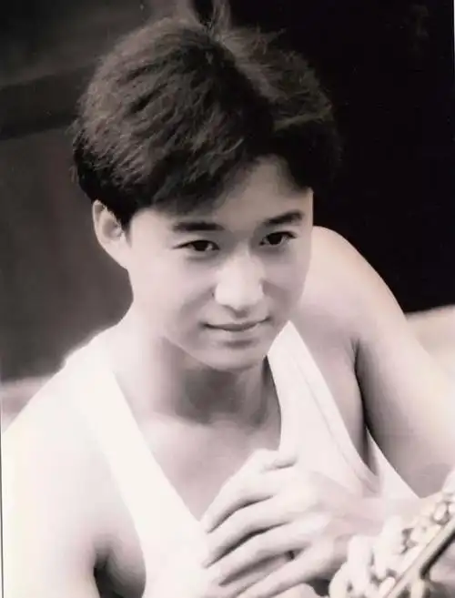 绝对痴情!吴京一张照片走遍天下,年轻时吴京钟汉良徐峥惊艳众人