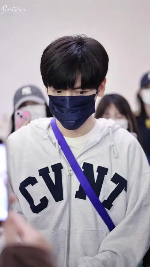 翟潇闻树下有片红房子##翟潇闻景栖迟