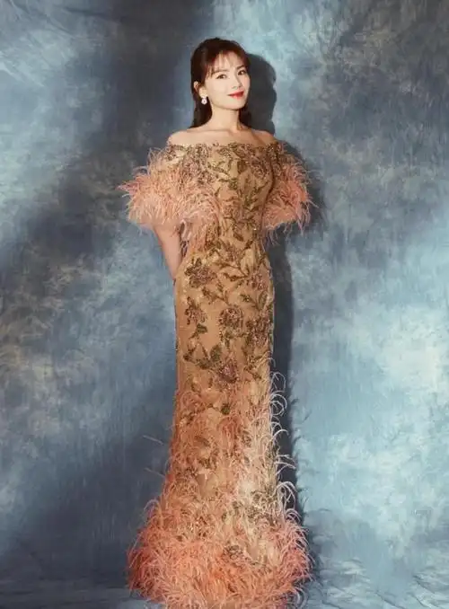 刘涛的衣品真的是一流穿衣技巧也恰到好处优雅又不失女人味