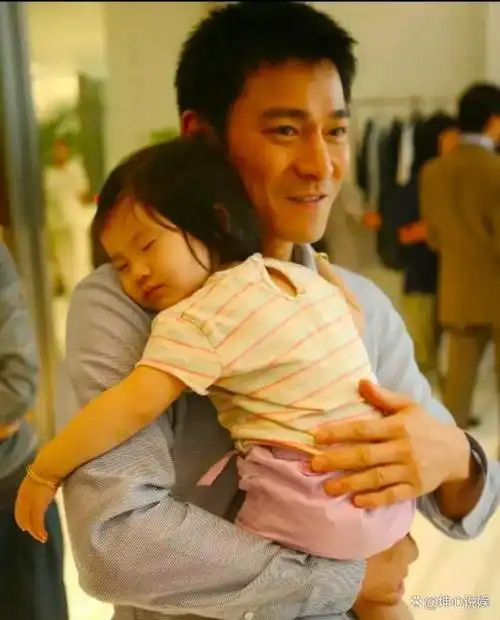 刘德华女儿刘向蕙心疼母亲为爱躲藏23年也理解父亲的难言之隐