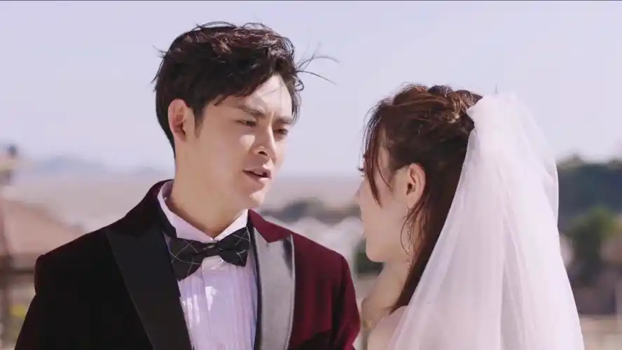 重温《琉璃》才发现,罗睺计都扮演者眼熟,曾搭档热巴拍婚纱照