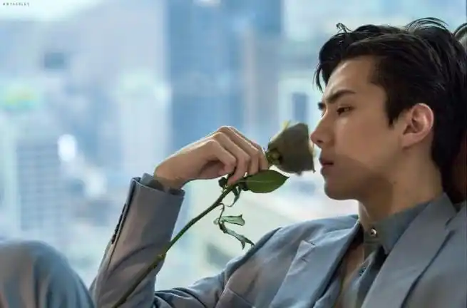 生日快乐##吴世勋中国杂志销量韩娱第一#@wu世勋-exo那年今日|200407