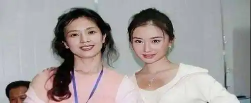 刘亦菲竟是全家最丑看到小姨和妈妈网友我信了