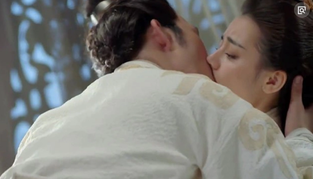 迪丽热巴吻的四位男星,前3个都是胖迪主动,最后1个却是被迫的!