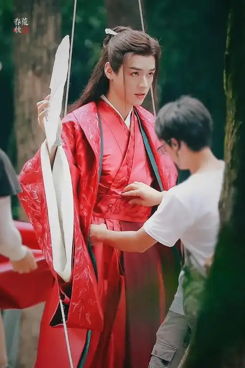 我收回那套红色戏服挺普通的评价