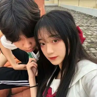 抖音情侣头像真人最近很火的