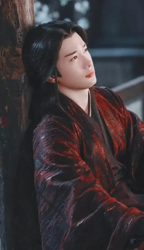 剧中燕池悟是搞笑担当,生活中刘芮麟帅气阳光,你更喜欢哪一种