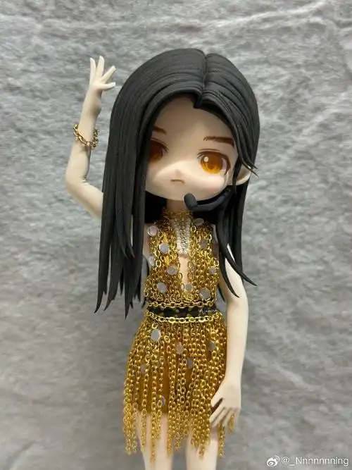 超轻粘土手办——《shalala》  说着不捏成都场的造型,因为真的太难