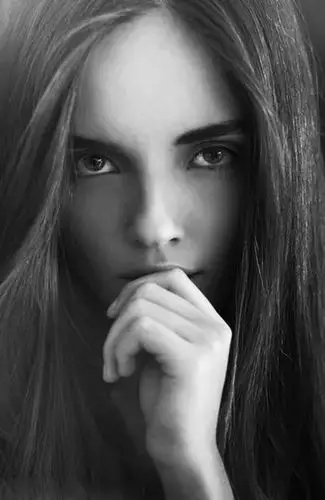欧美气质美女养眼黑白写真图片