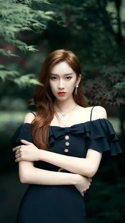 90后中国内地女歌手演员刘令姿