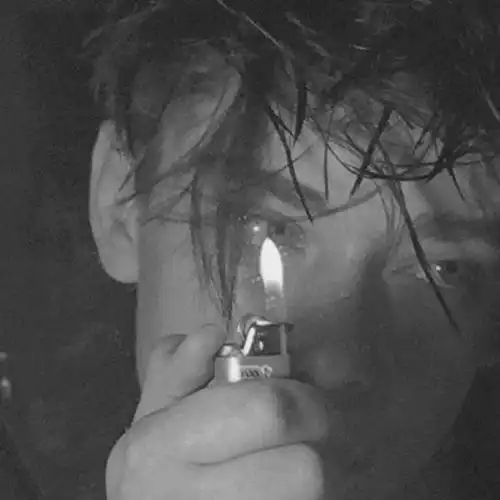 黑白男头把自己伤得那么痛彻何必呢