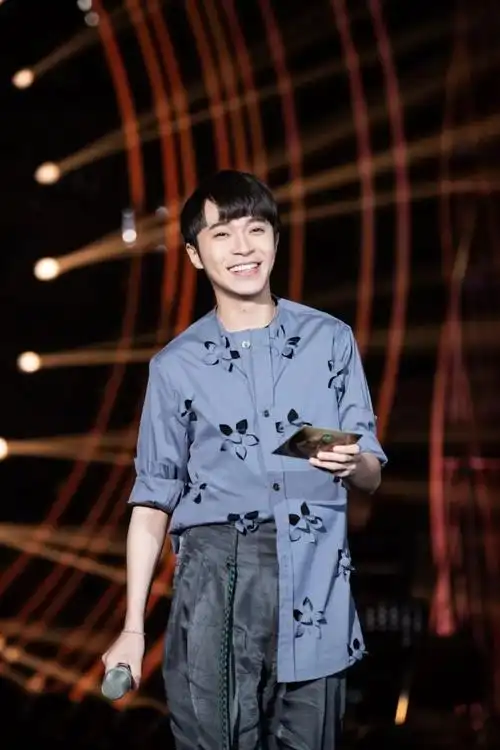 38岁吴青峰再见了苏打绿