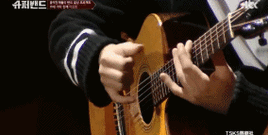 第二位吉他手,同样是个指弹大神.