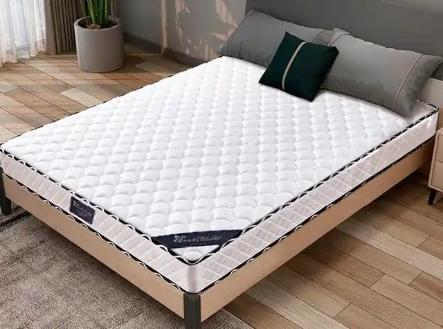 一般的席梦思床垫是部分正反面的,它的两面一般是一面硬一面软的,可以