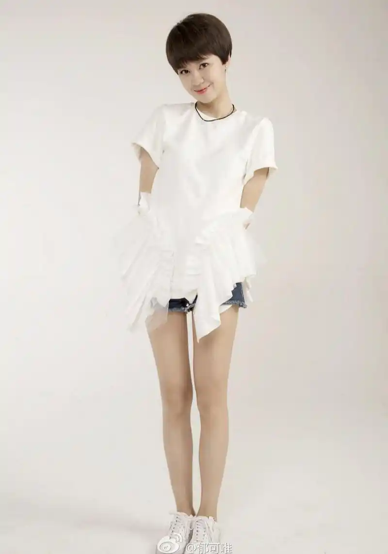 有网友发现郁可唯脸是怎么了?