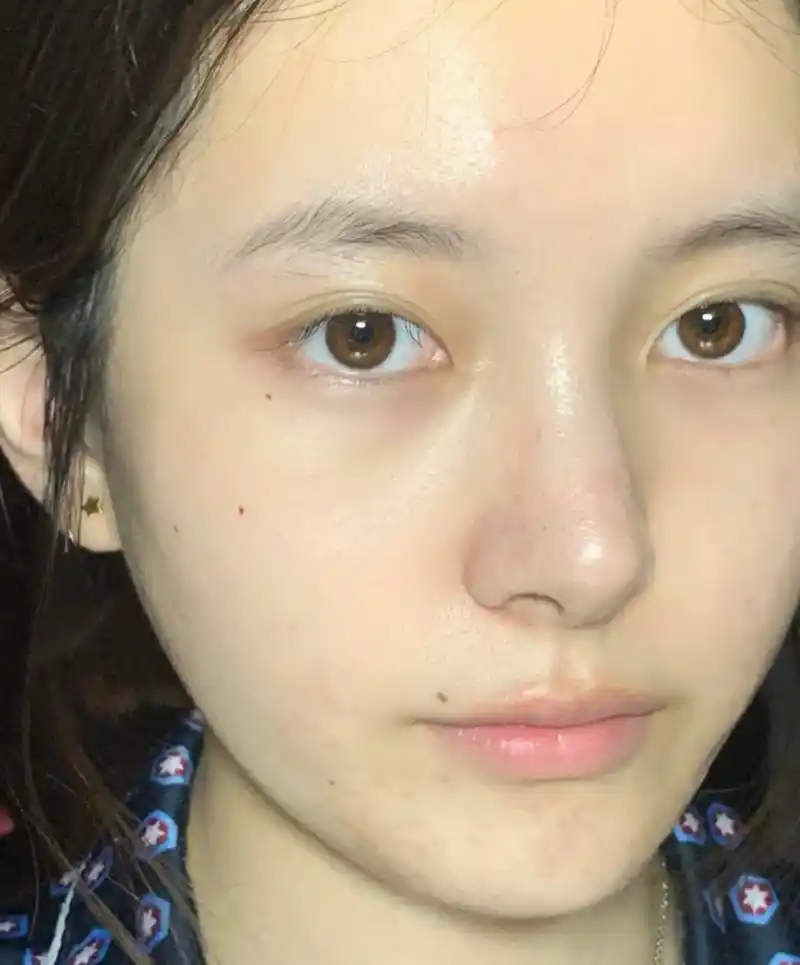 长期化妆vs长期素颜,哪个皮肤更好?看三年后的状态,一眼明了