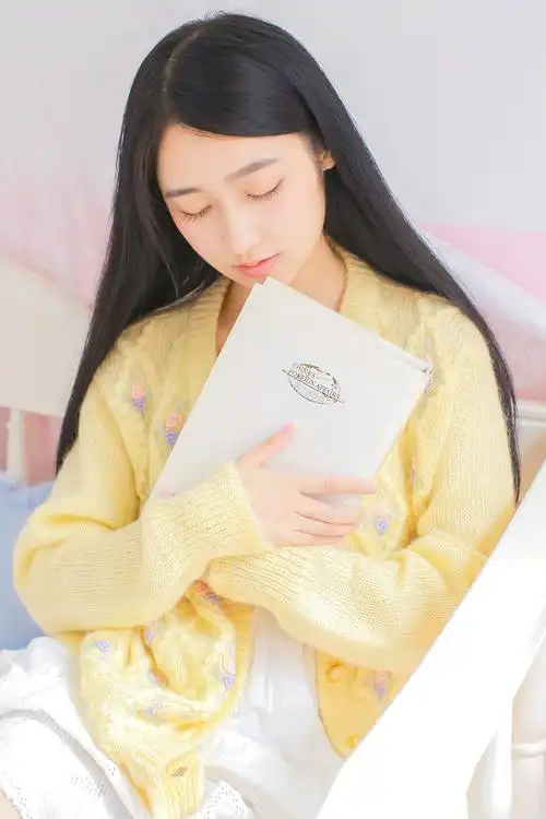 宅男女神蕾丝睡裙性感可人写真图片