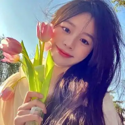 女生干净气质简单的头像图片_女生头像_头像屋