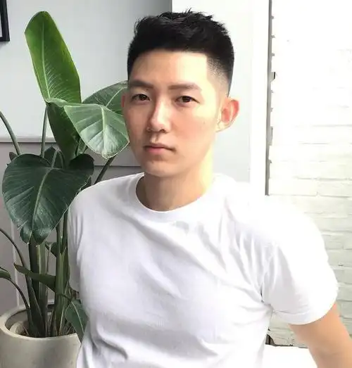 20几岁男生别沉迷"锅盖头",剪这5款发型很阳光,尽显帅气|短发|寸头|露