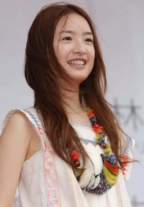 林依晨的圆脸超可爱 你喜欢她吗?