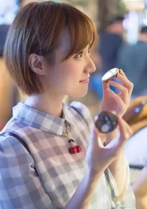 听说颜值高的女人才敢剪齐耳短发,你敢剪吗?_头发_后很_发型