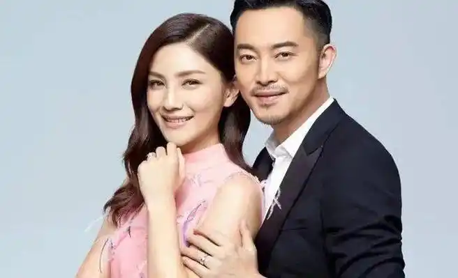 胡可作为有知名度的女演员,亲力亲为把两个孩子带大,同时兼顾演艺工作