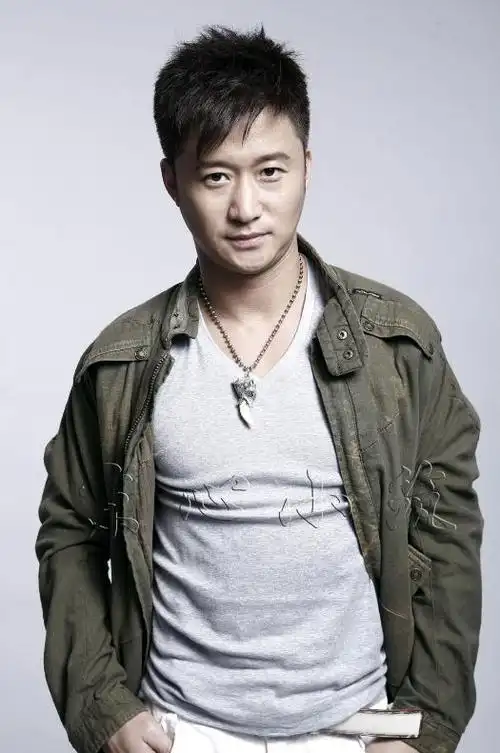 曝吴京有45部待映作品!已映42部目前票房第一,网友:辛苦了