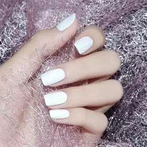 白色法式指甲油图片