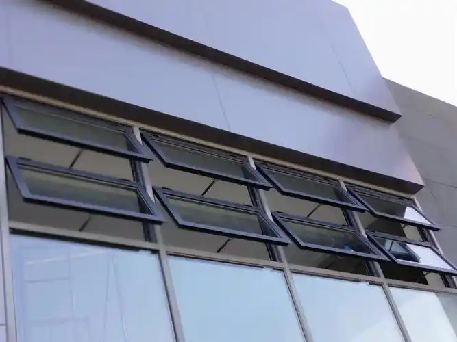 平移式天窗光亮靓丽