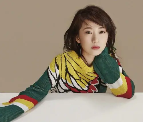 李念,因饰演《蜗居》中的海藻,一夜成名.