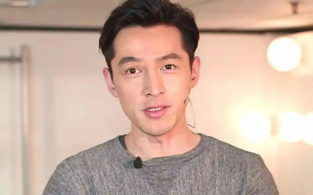 所以,"桃花眼"的孩子,并没有传闻中的花心,反而更钟情.