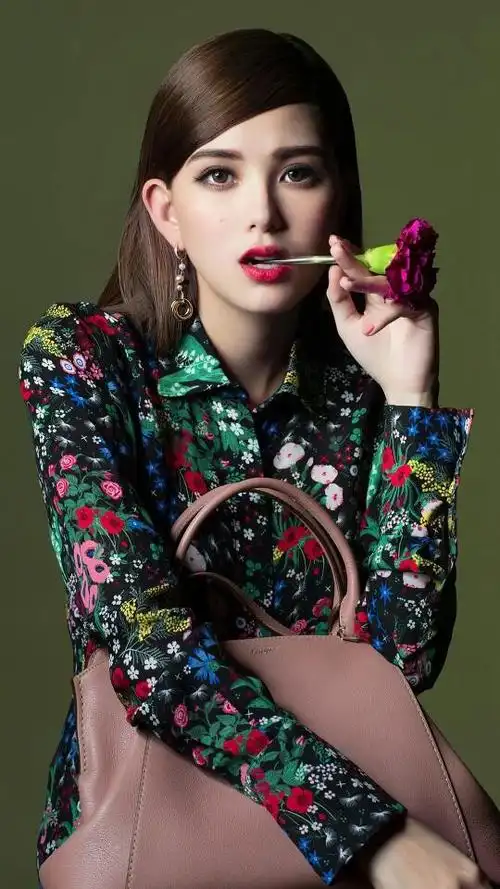 国内公认十大美女明星杨颖(名声最响的8位混血美女)(2)