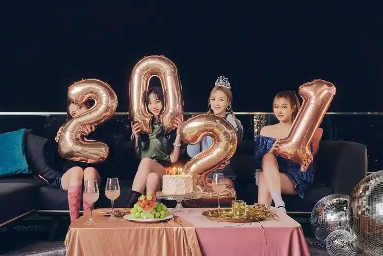 sm新女团要加国外成员升门面?aespa是女nct吗还搞网红_velvet_red_min