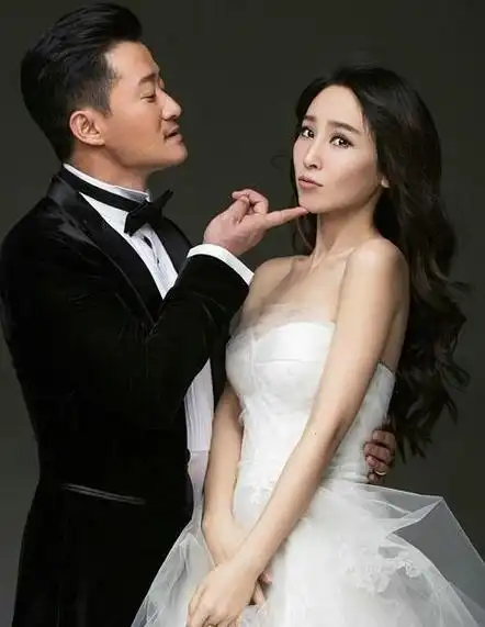 吴京儿子是于谦的徒弟,从小上贵族学校,网友:要做相声硬汉!