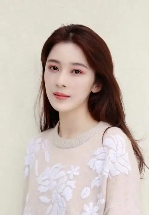 第二十五位:吴莫愁中国内地流行乐女歌手,影视演员,《中国好声音》