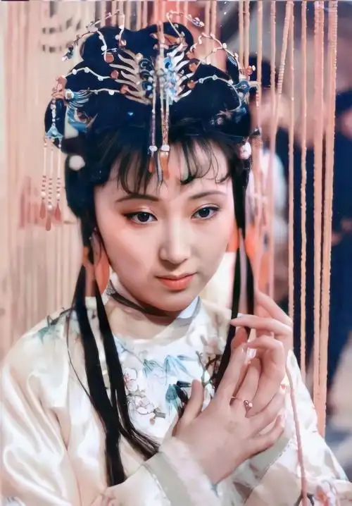 有没有87版林黛玉的高清壁纸可以分享