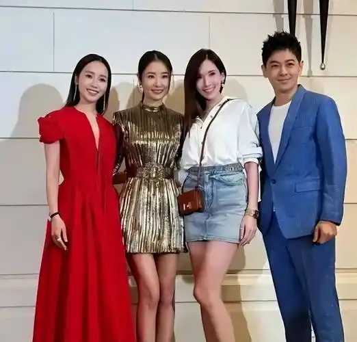 林心如林志颖同框,一老阿姨形象,一美少年神韵,只差1岁如隔代_黑色