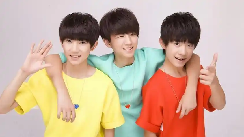 自2013年8月出道至今,tfboys三人已出道十年之久,从最初默默无闻的