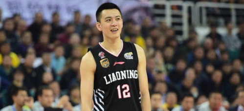 原创终究还是告别球员生涯,辽宁队长换上西装也换种身份!