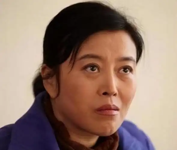 作为一名演员丁嘉丽是优秀的,她拿到过许多大奖项,甚至二拿金鸡奖.