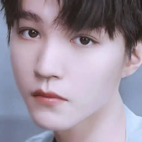 王俊凯令人胎动的头像,小螃蟹们快疯狂保存!