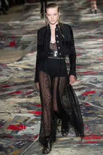 alexander mcqueen 2017春夏系列时装秀