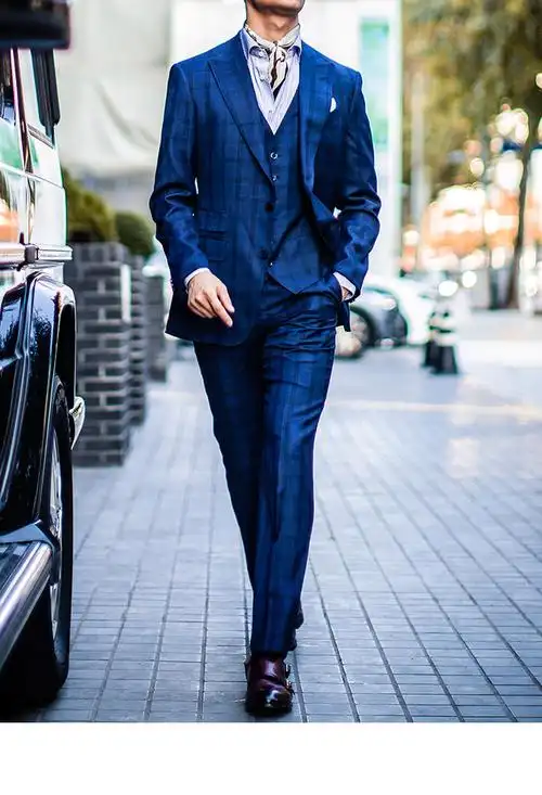 藏蓝清新修身西装