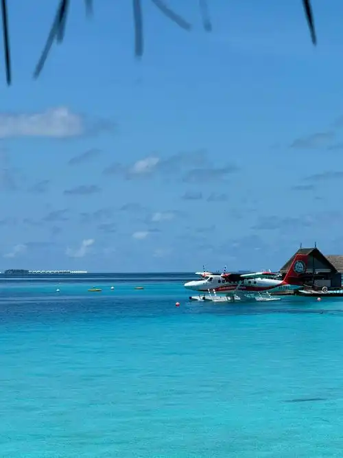 moofushi 90  -  飞越6000多公里的距离  从中国到马尔代夫9897