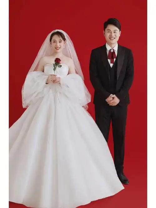 红底轻复古系列婚纱照